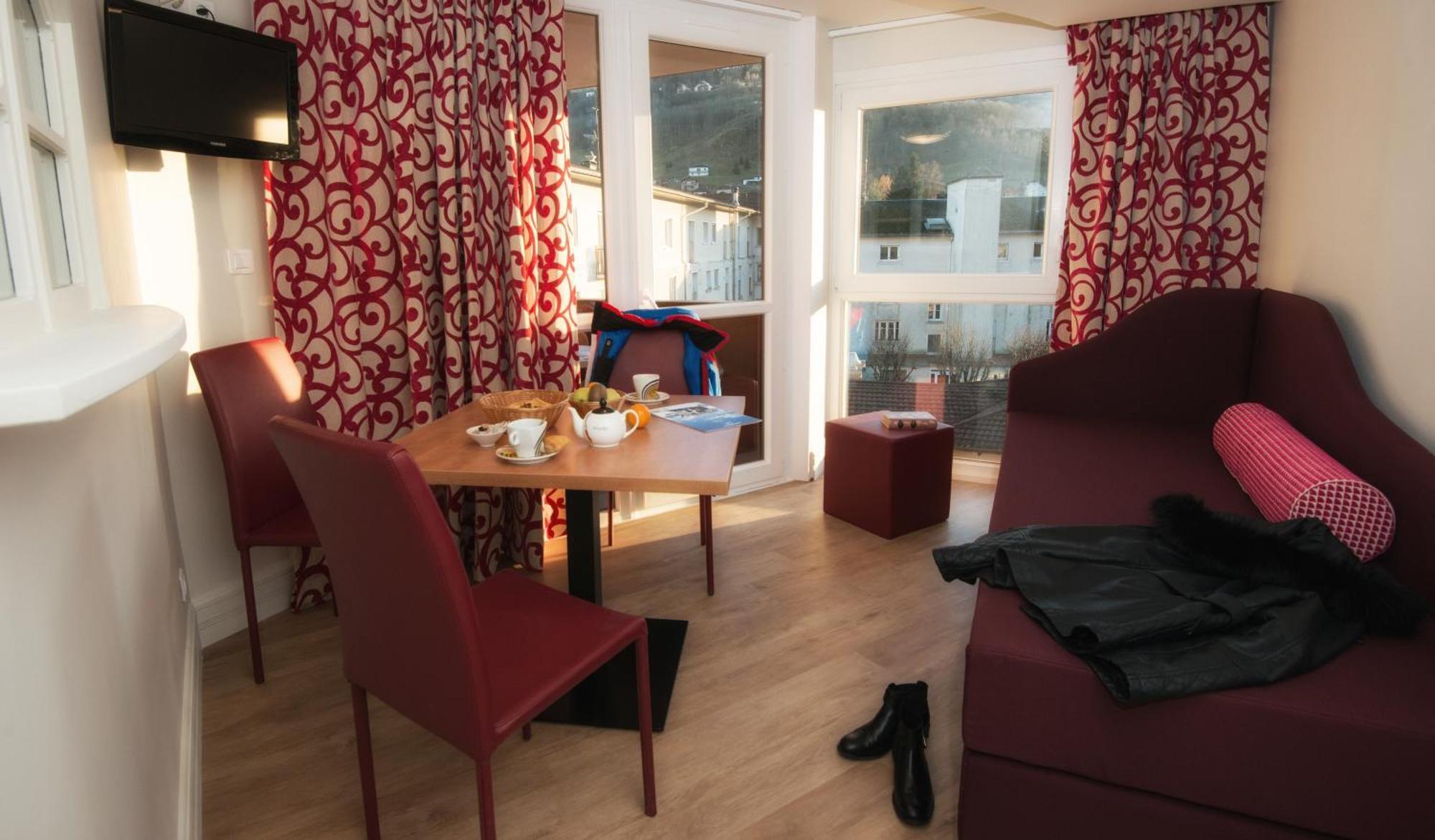 Hotel Les Vallees Labellemontagne ลาแบรส ภายนอก รูปภาพ