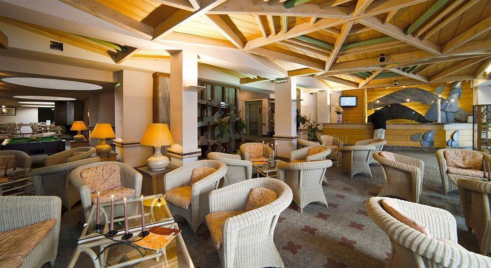 Hotel Les Vallees Labellemontagne ลาแบรส ภายนอก รูปภาพ