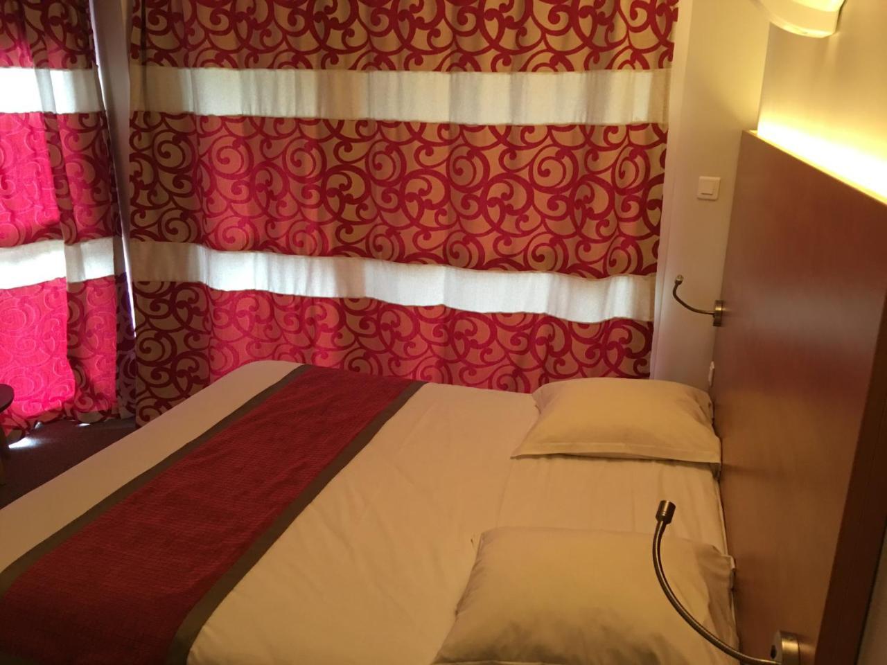 Hotel Les Vallees Labellemontagne ลาแบรส ภายนอก รูปภาพ